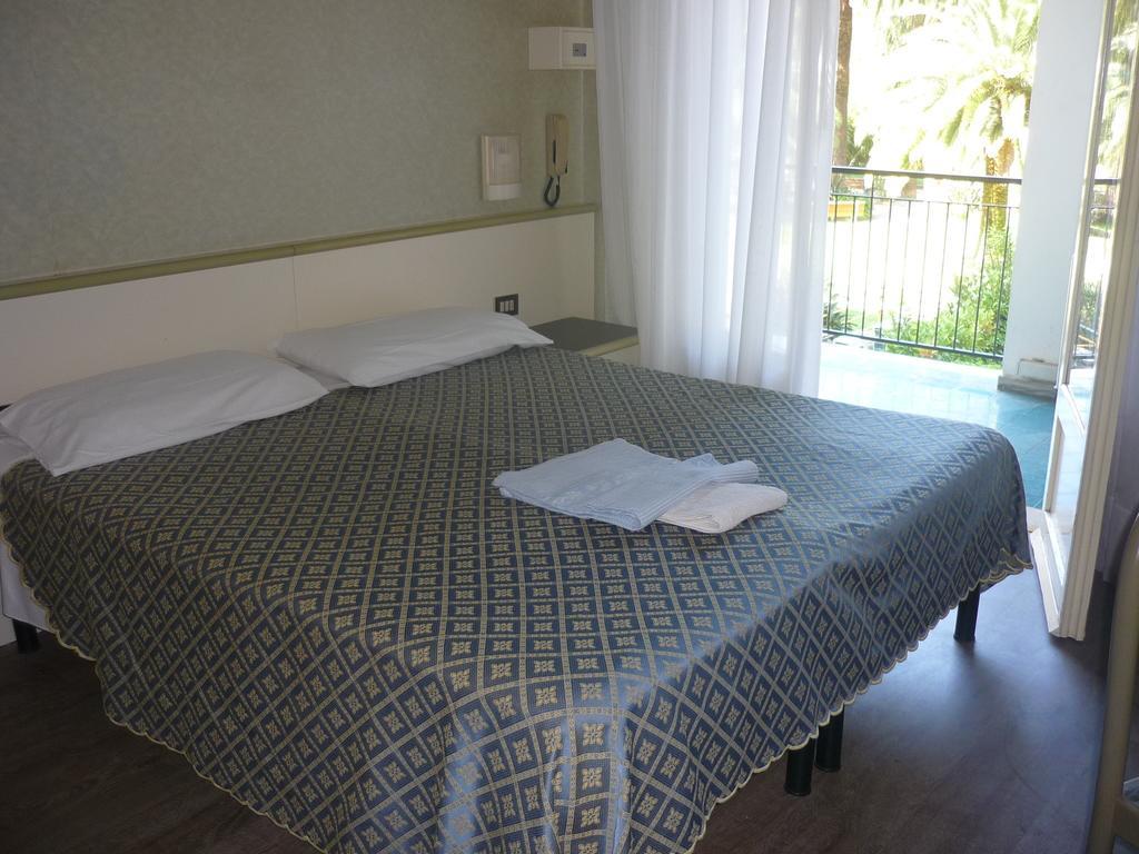 Hotel Europa Арма-ди-Таджа Номер фото